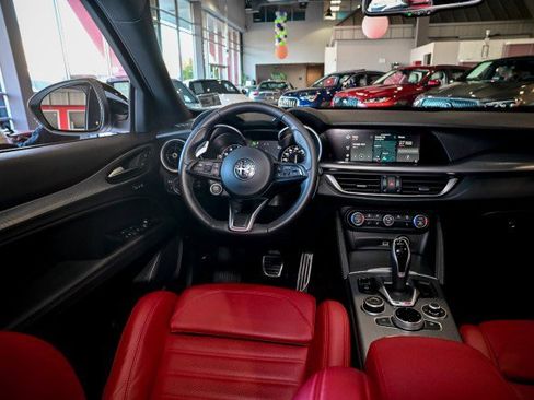 Used 2023 Alfa Romeo Stelvio Veloce image 30