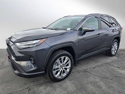 Used 2025 Toyota RAV4 XLE Premium image 7