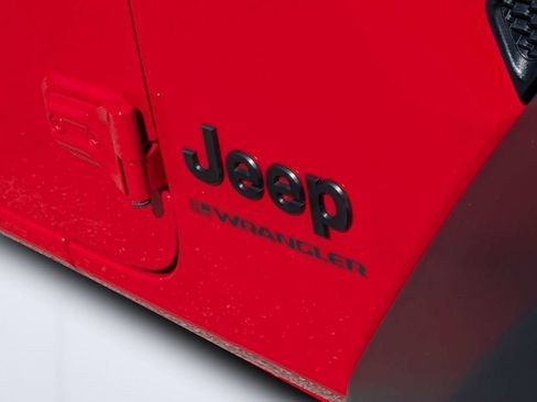 Used 2025 Jeep Wrangler Unlimited Sport AWD/4WD image 12
