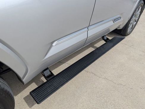 Used 2024 Toyota Sequoia Capstone AWD/4WD image 33