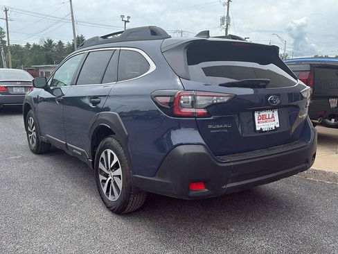 Used 2025 Subaru Outback Premium AWD/4WD image 4