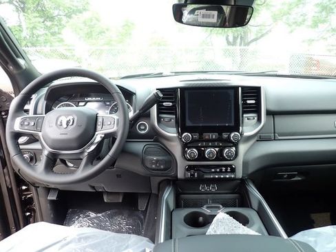 New 2026 RAM 2500 Big Horn AWD/4WD image 16