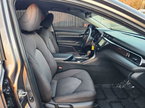 Used 2019 Toyota Camry LE image 16