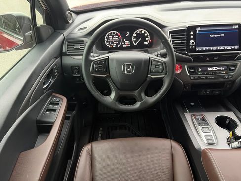 Used 2025 Honda Ridgeline RTL image 13