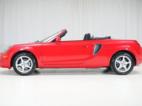 Used 2001 Toyota MR2 image 2