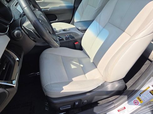 Used 2015 Toyota Avalon XLE Premium FWD image 6