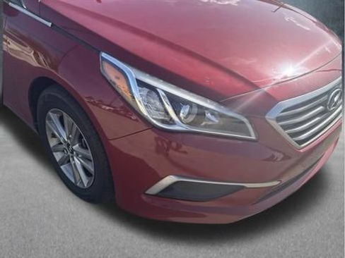 Used 2017 Hyundai Sonata SE FWD image 1
