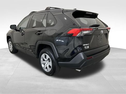 Used 2021 Toyota RAV4 LE image 3