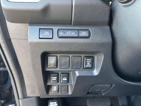 Used 2024 Nissan Frontier SV w/ SV Convenience Package image 21