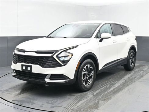 Used 2023 Kia Sportage LX image 5