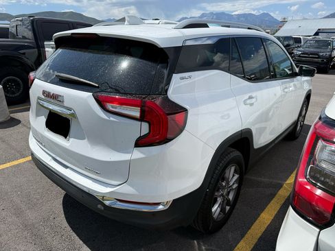 Used 2022 GMC Terrain SLT w/ Tech Package AWD/4WD image 5