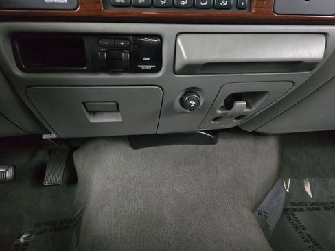Used 2005 Ford F350 Lariat AWD/4WD image 17