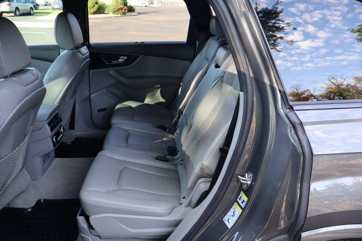 Used 2019 Audi Q7 3.0T Prestige w/ Prestige Package AWD/4WD image 20