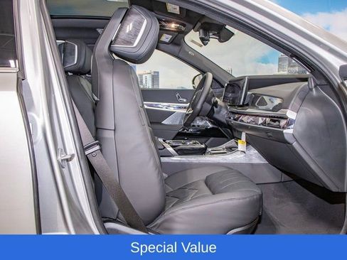 Used 2025 BMW i7 xDrive60 w/ Premium Package AWD/4WD image 22
