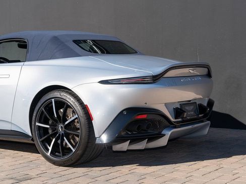 Used 2023 Aston Martin V8 Vantage Roadster image 13