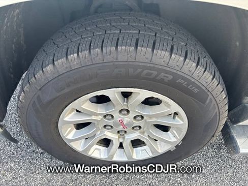 Used 2016 GMC Yukon XL SLT w/ Open Road Package RWD image 3