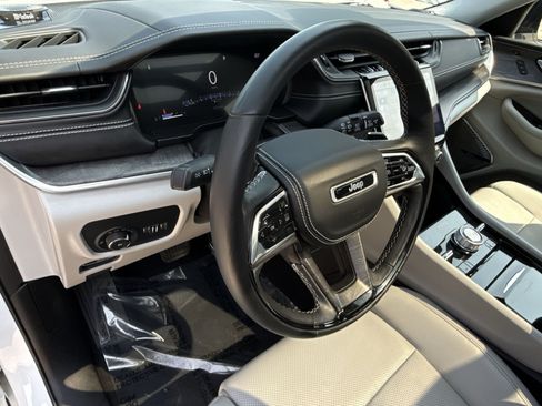Used 2021 Jeep Grand Cherokee L Overland w/ Advanced Protech Group III AWD/4WD image 20