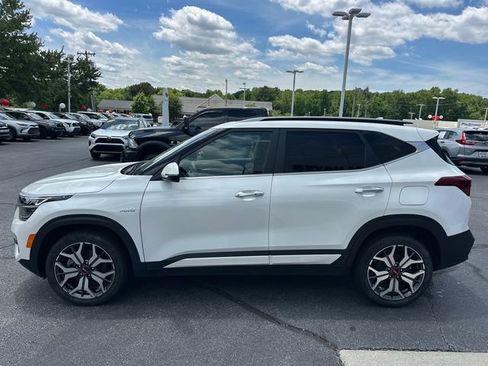 Used 2022 Kia Seltos SX w/ Sunroof Package AWD/4WD image 6