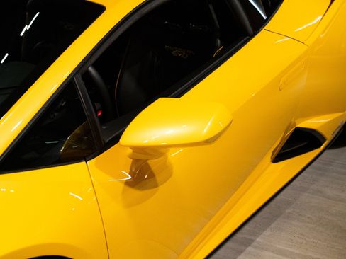Used 2021 Lamborghini Huracan EVO RWD image 8