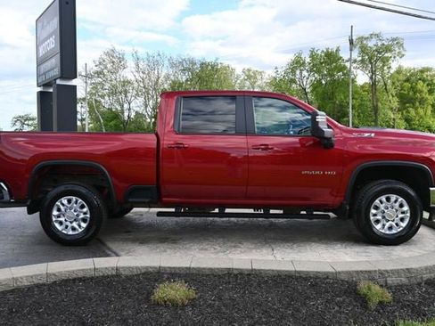 Used 2022 Chevrolet Silverado 2500 LT AWD/4WD image 4