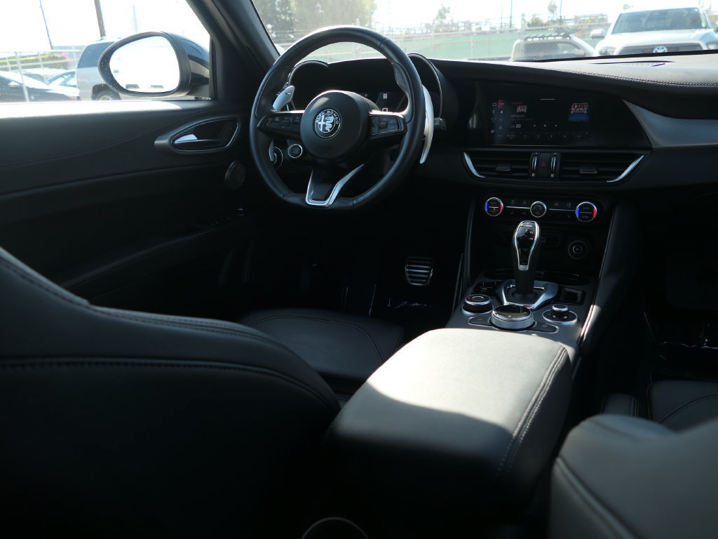 Used 2024 Alfa Romeo Giulia Veloce RWD image 25