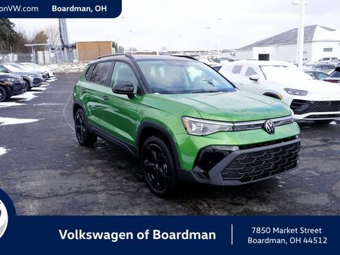 New 2026 Volkswagen Taos SE image 1