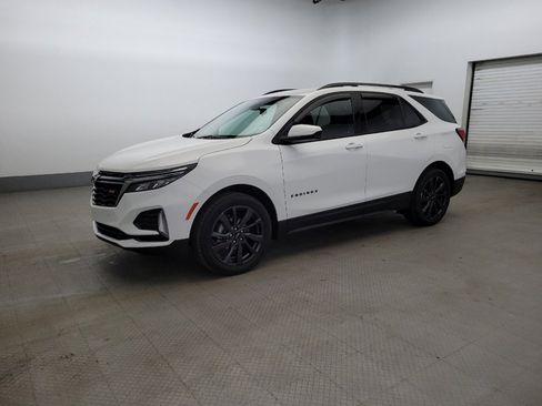 Used 2023 Chevrolet Equinox RS w/ LPO, Floor Liner Package FWD image 2