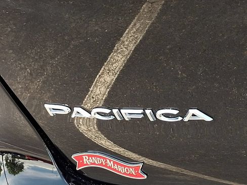 Used 2025 Chrysler Pacifica Select FWD image 31