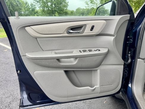 Used 2017 Chevrolet Traverse LS FWD image 23