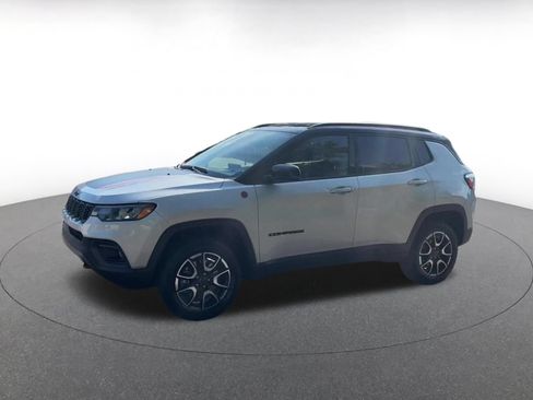 Used 2025 Jeep Compass Trailhawk AWD/4WD image 8
