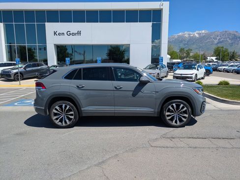 Used 2023 Volkswagen Atlas Cross Sport SEL Premium R-Line AWD/4WD image 2
