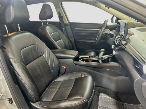 Used 2023 Nissan Altima 2.5 SR w/ SR Premium Package FWD image 26