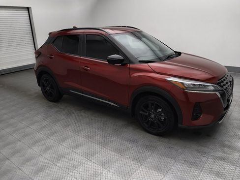 Used 2022 Nissan Kicks SR w/ Interior Electronics Package FWD image 11