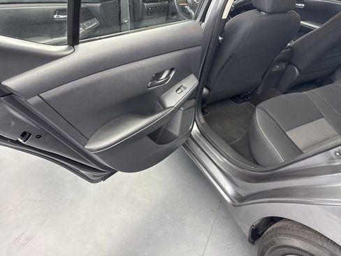 Used 2025 Nissan Sentra SV FWD image 36