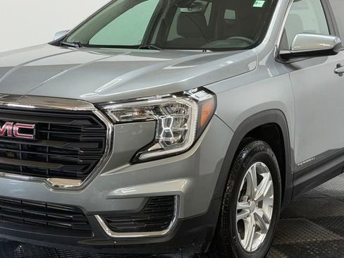 Used 2023 GMC Terrain SLE w/ Driver Convenience Package FWD image 5