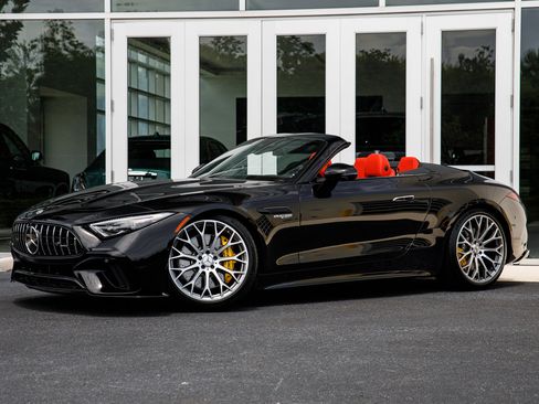 Used 2022 Mercedes-Benz SL 63 AMG 4MATIC image 1