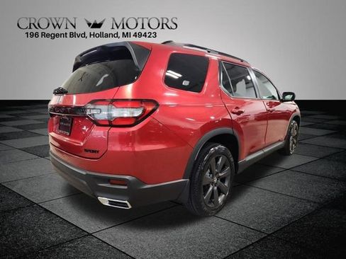 Used 2023 Honda Pilot Sport image 3