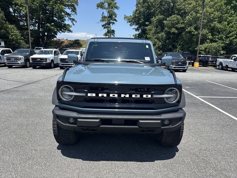 Used 2022 Ford Bronco Outer Banks w/ Sasquatch Package AWD/4WD image 2