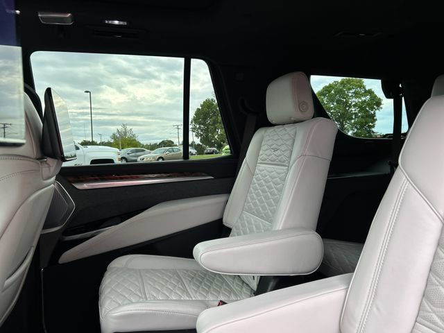 Used 2025 Cadillac Escalade Sport Platinum w/ LPO, Floor Liner Package AWD/4WD image 21