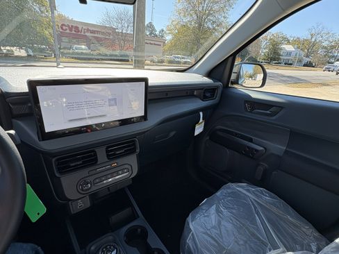 New 2025 Ford Maverick XL w/ Equipment Group 102A image 13