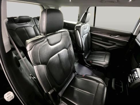 Used 2023 Jeep Grand Cherokee L Limited RWD image 19