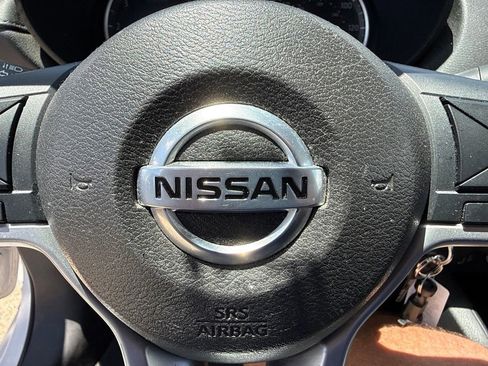 Used 2022 Nissan Versa S FWD image 27
