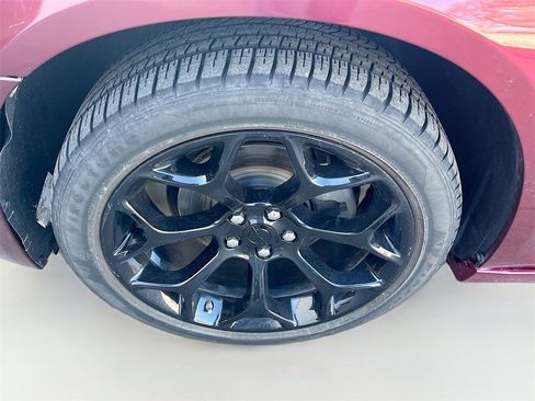 Used 2023 Chrysler 300 Touring w/ Sport Appearance Package image 27