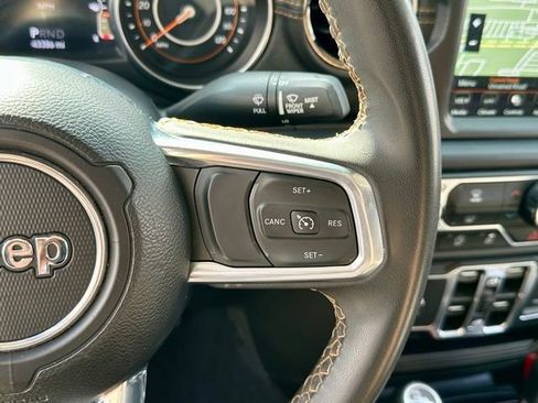 Used 2023 Jeep Gladiator Overland AWD/4WD image 34