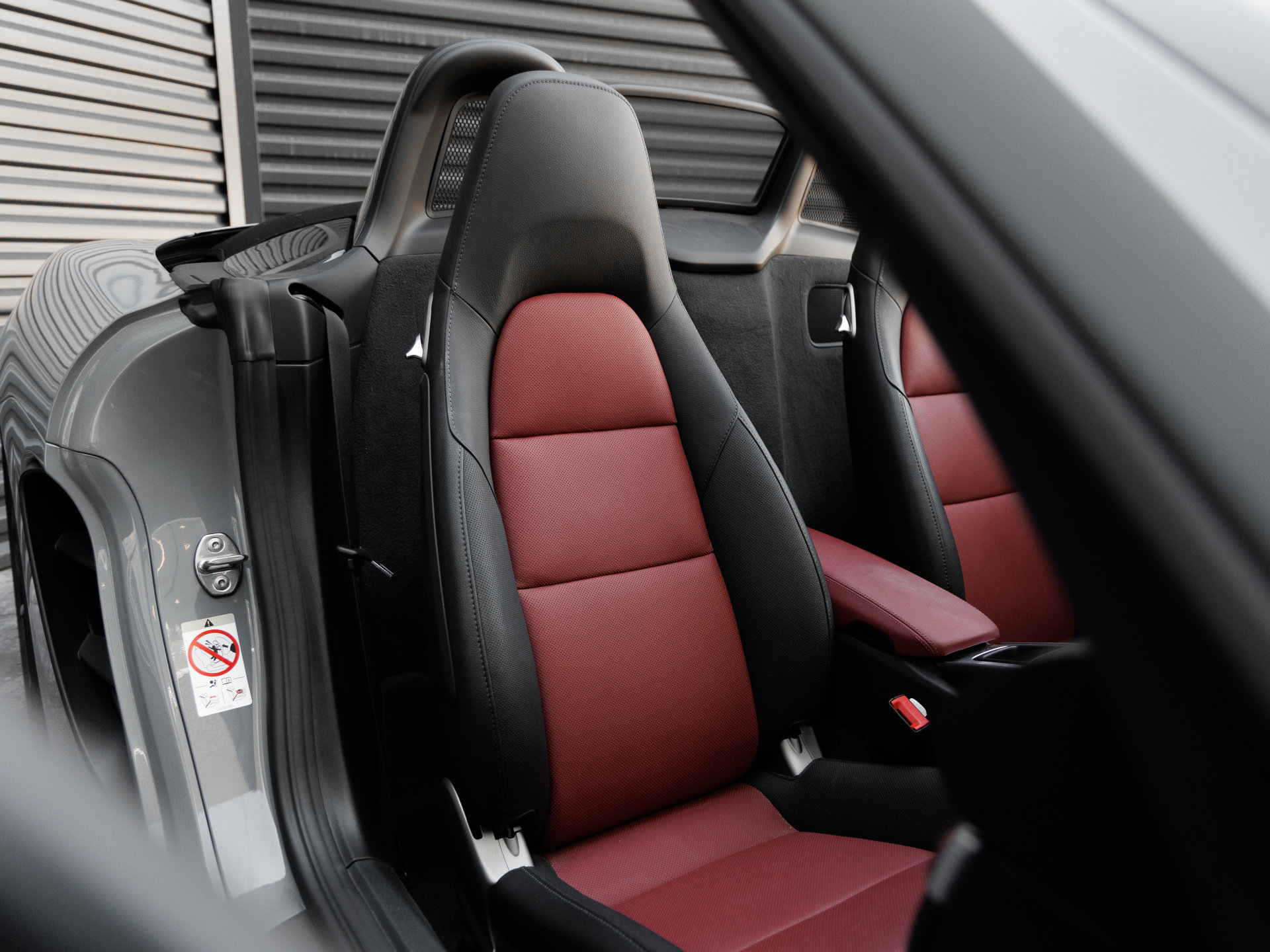 Certified 2025 Porsche 718 Boxster S RWD image 36