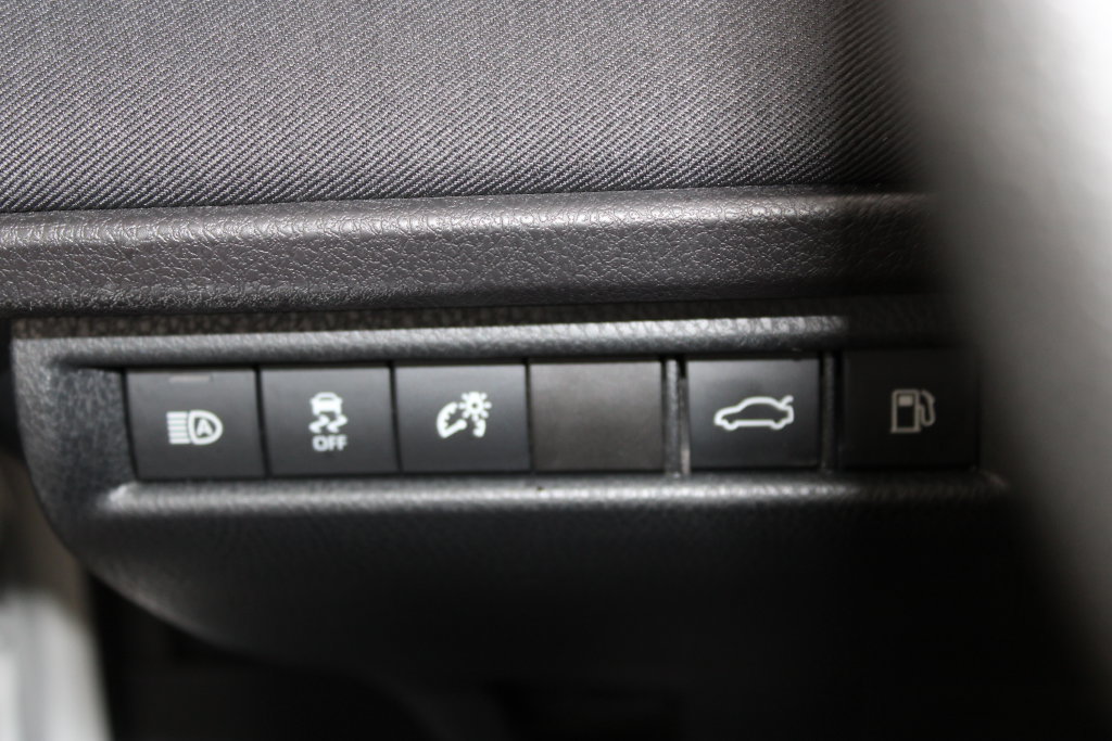 Used 2025 Toyota Camry LE FWD image 32