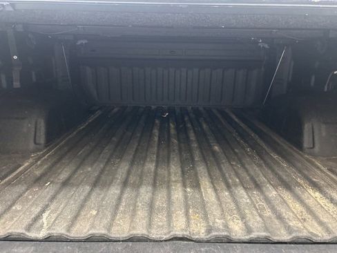 Used 2022 GMC Sierra 1500 SLT image 31