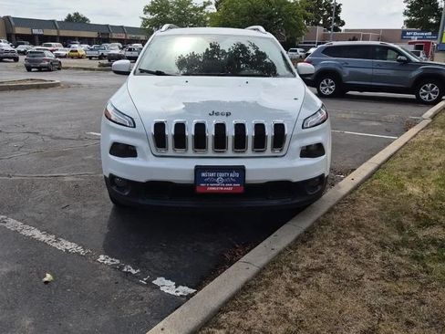 Used 2017 Jeep Cherokee Latitude FWD image 1