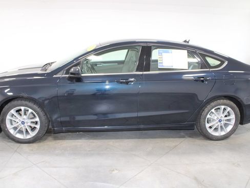 Used 2020 Ford Fusion SE FWD image 7
