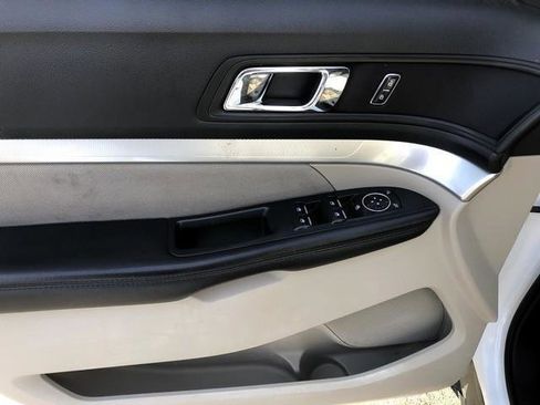 Used 2018 Ford Explorer 4WD image 12